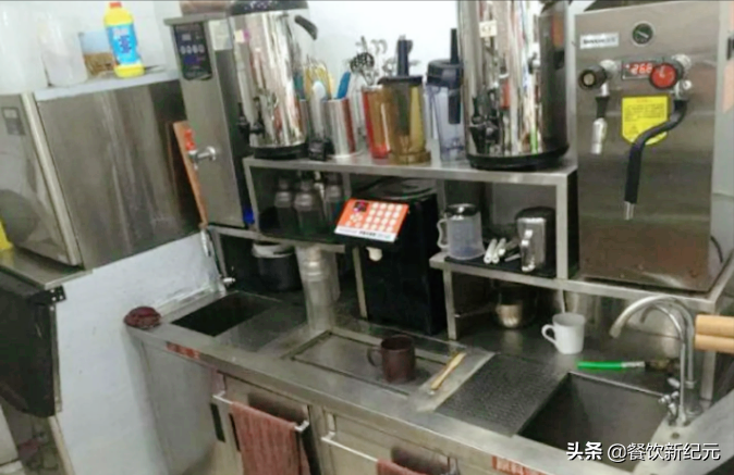 90后女孩辞职开奶茶店，3个月赔了20万：现实远比想象中更骨折 第11张