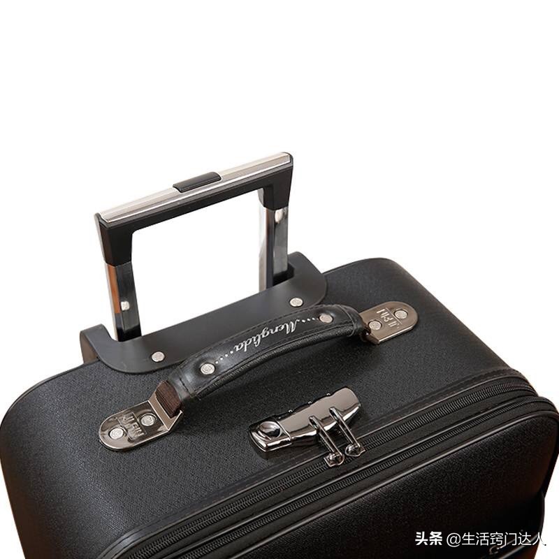 行李箱打不开别着急，找到3个“缺口”，30秒就能破解开，学学吧 第3张