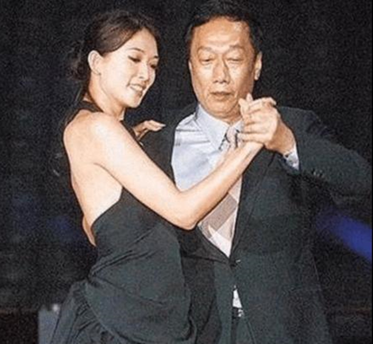 郭台铭背后的女人，从舞蹈老师变成首富太太，母凭子贵坐拥上百亿 第3张