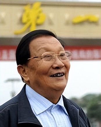 华西村，为何能成为“天下第一村”，看老书记吴仁宝和他的后代 第3张
