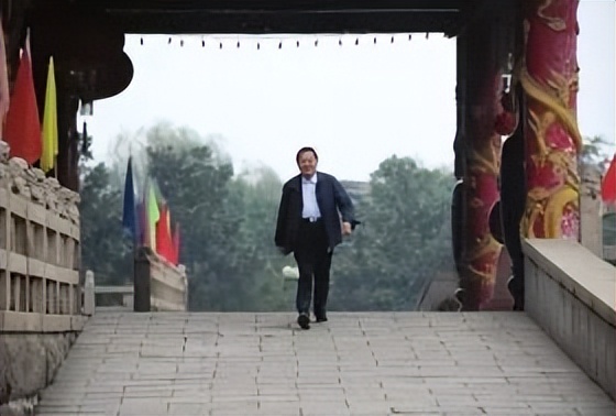 华西村，为何能成为“天下第一村”，看老书记吴仁宝和他的后代 第7张