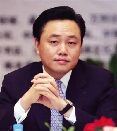 2008年，黄光裕入狱，陈晓发起国美争夺战，黄家棋高一着 第3张