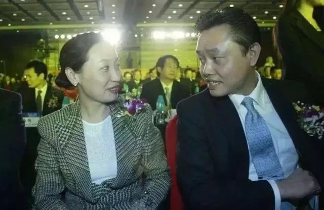 2008年，黄光裕入狱，陈晓发起国美争夺战，黄家棋高一着 第29张