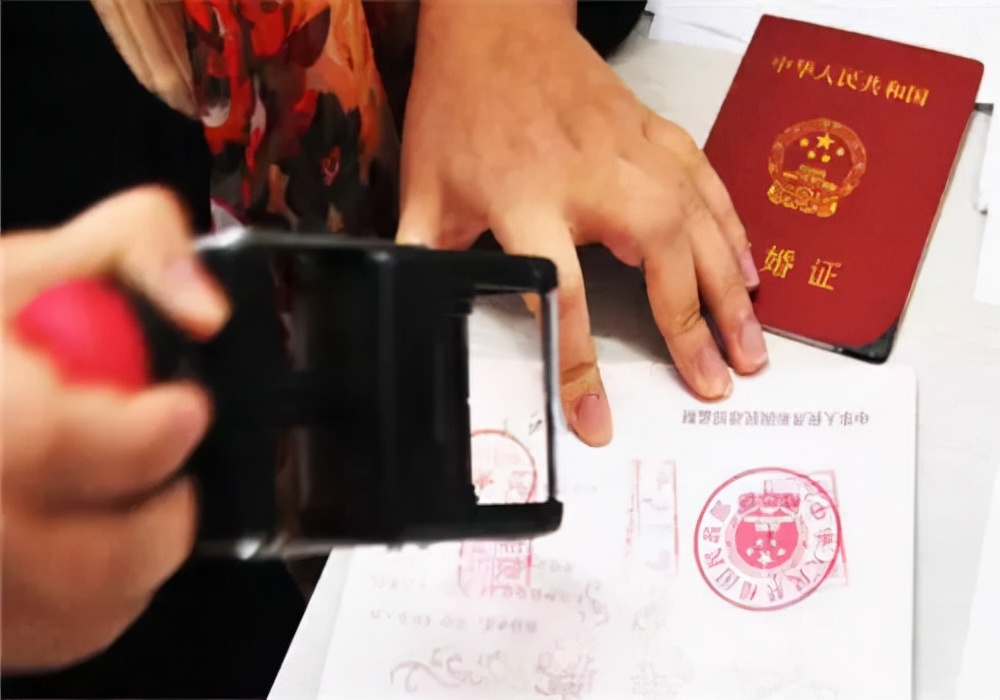 如果父亲死亡后母亲还在，那么父亲留下的房产该如何分配 第37张