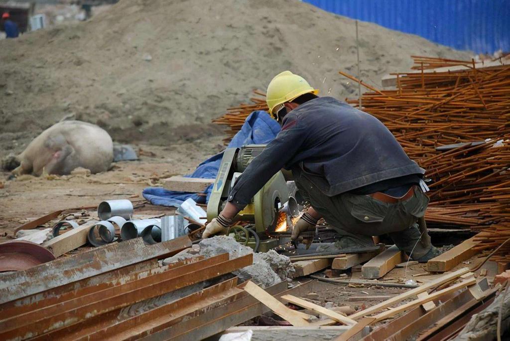 农民建筑工人以后会受到限制？中招的工人请尽快谋条其他出路 第1张