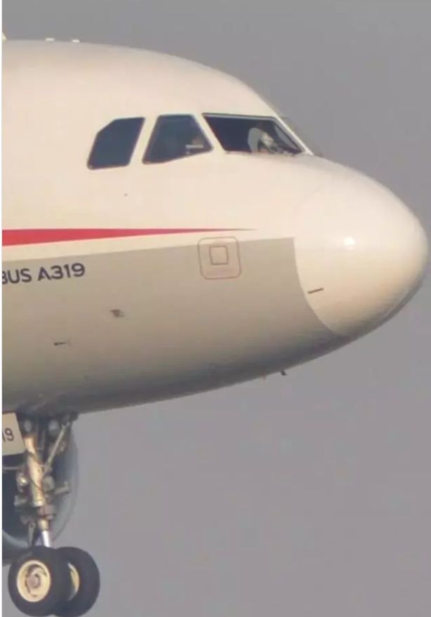 东航MU5735搜救，飞机残骸深入地下20米，为何不使用挖掘机？ 第19张