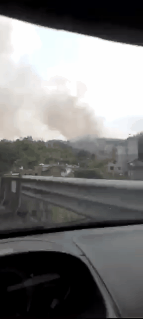 一架搭载132人客机在广西藤县坠毁，有目击者称飞机没冒烟没着火，就直直的往下掉 第5张