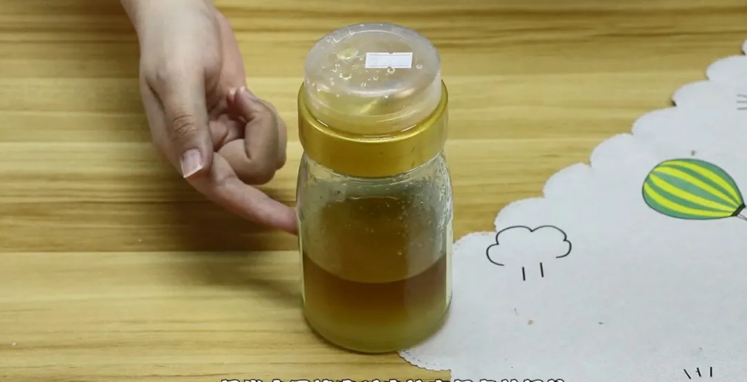 买蜂蜜时拿张纸试一试，真假蜂蜜立刻“现原形”，快来试试 第1张