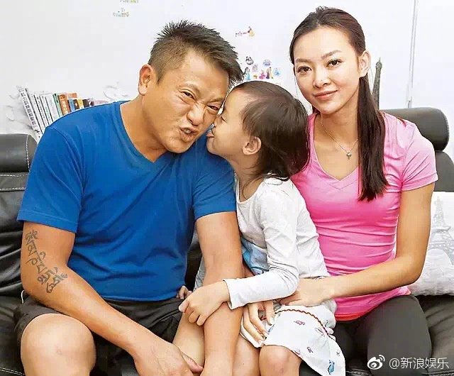 魏骏杰的老婆是干嘛的 魏骏杰现在的生活状况很惨吗 第5张