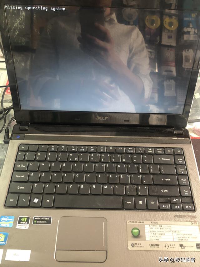 电脑开机显示器黑屏都是英文字母怎么办（电脑开机黑屏一串英文） 第1张