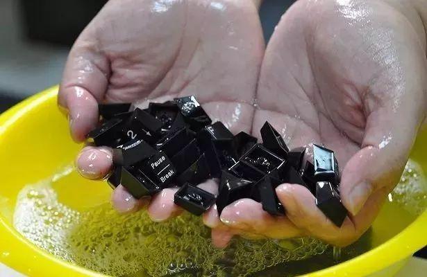 键盘怎么清洗才正确（键盘脏了清理方法） 第27张