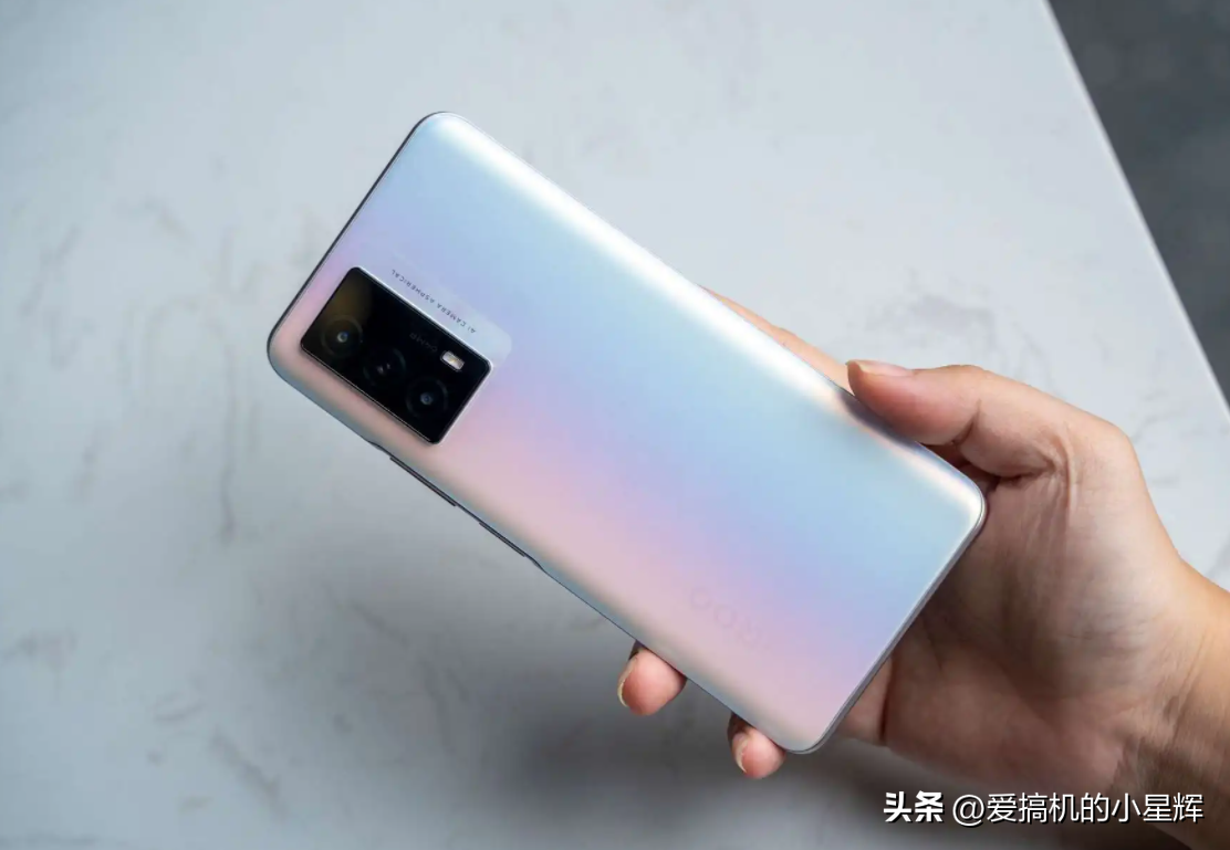000-1500元性价比最高的手机（千元推荐五款手机2022）"