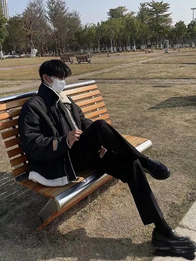 男生皮鞋搭配什么衣服（成熟大气有绅士范的搭配方式） 第3张