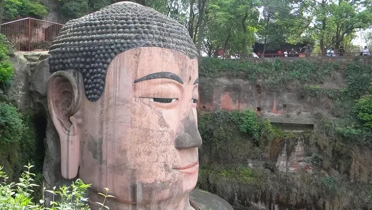 全世界最大的石佛像在哪（中国第一大佛像简介） 第3张