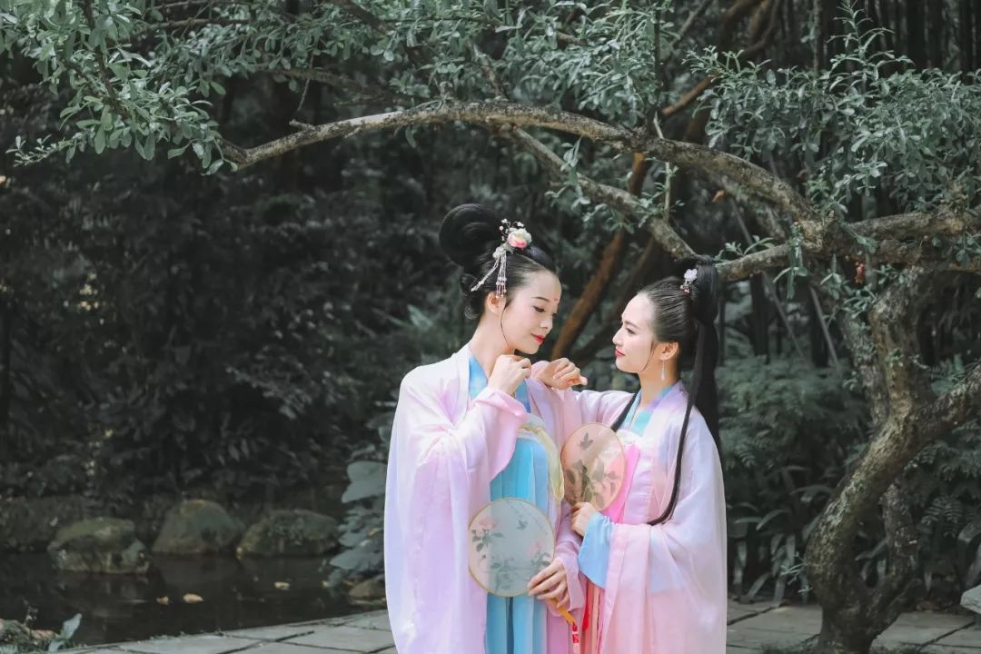 关于端午节的诗词有什么（描写端午节的诗词欣赏） 第21张