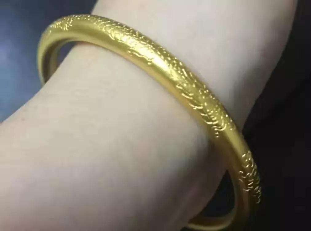 梦见捡金镯子有什么寓意 第1张