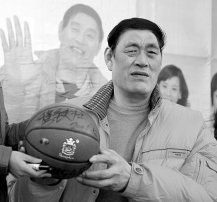 中国篮球排名前十（国内篮球历史10大巨星排名） 第13张