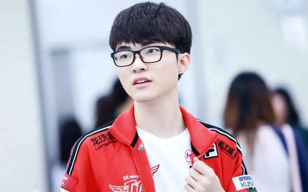 中国电竞圈十大帅哥（盘点电竞圈的十大花样美男） 第7张