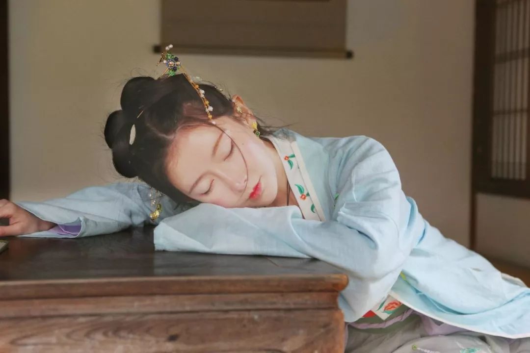 适合一对情侣的诗句（唯美伤感的5首情诗） 第7张