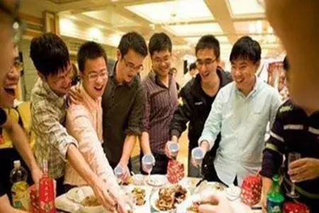春节祝酒词大全简单（饭桌上高情商敬酒词 ） 第5张