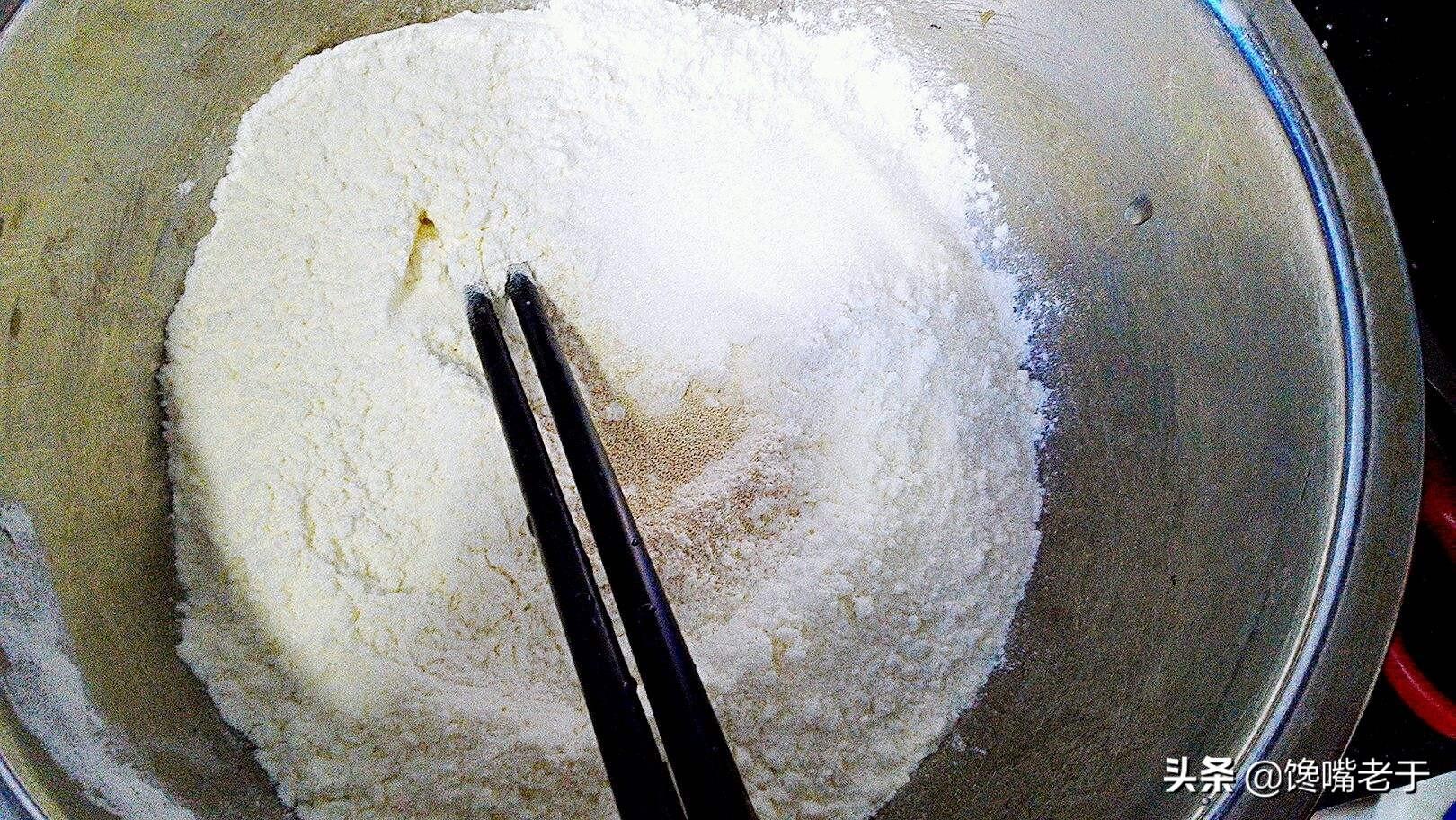 面发酵时间长了酸了怎么办（发面过度如何消除酸味） 第13张
