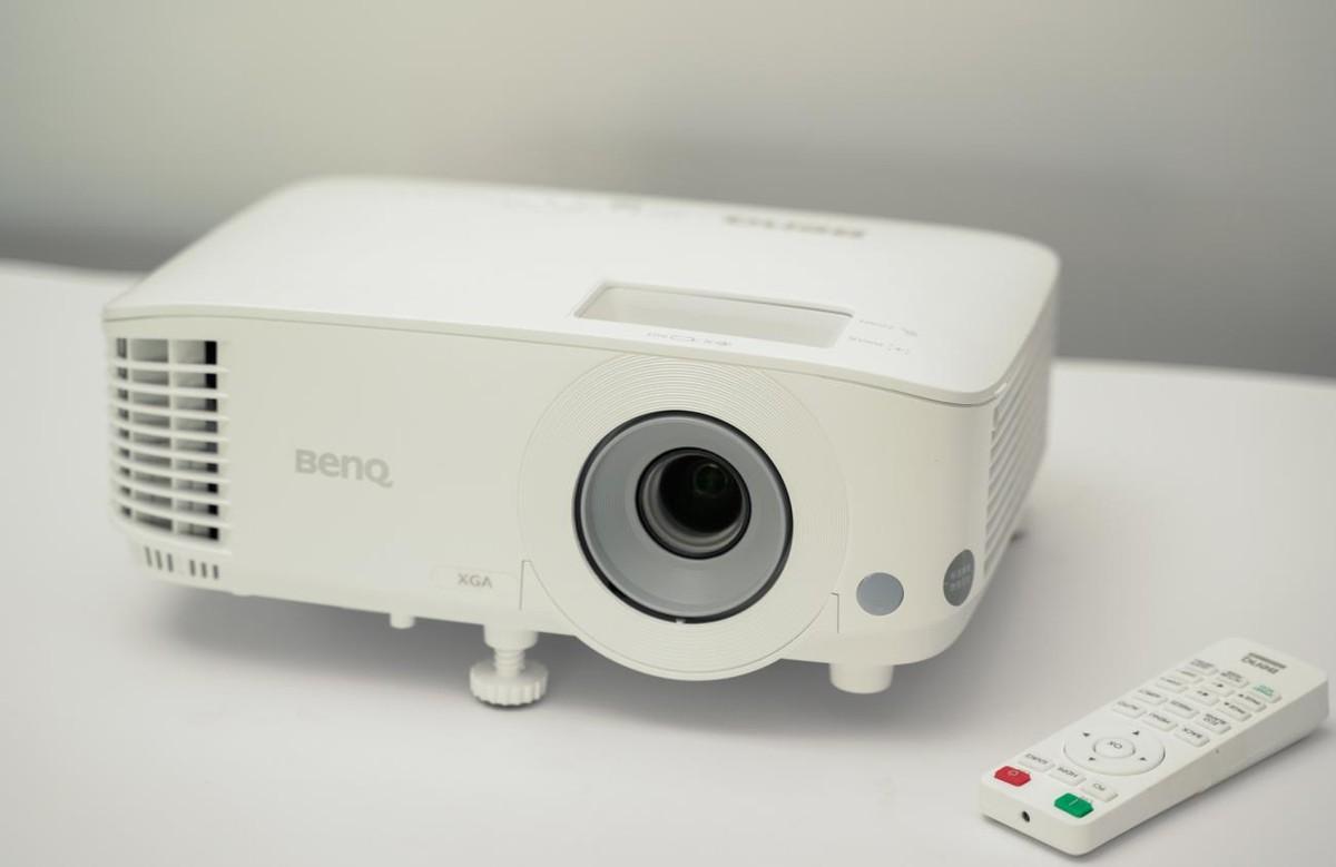 明基投影仪性价比推荐（明基MX560办公投影仪详解） 第1张