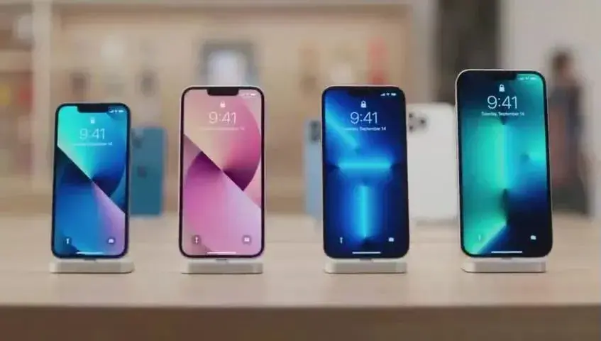 苹果13什么颜色好看（iPhone 13全系列真机实拍） 第1张