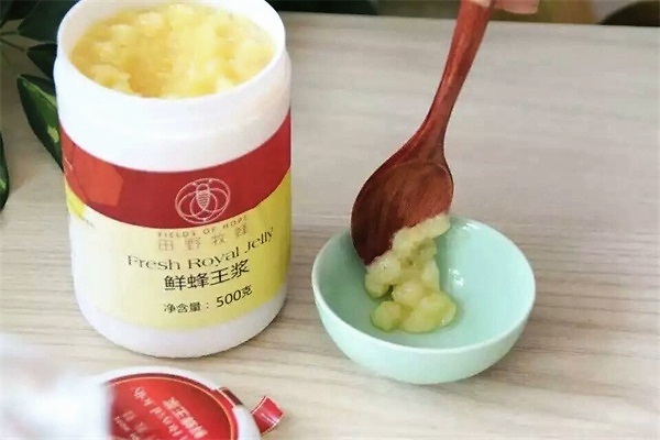 蜂王浆每天吃多少克合适？蜂王浆的作用与功效吃法？ 第5张