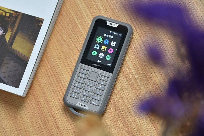 耐用更实用的户外新选择 三防手机 nokia 800评测 第3张