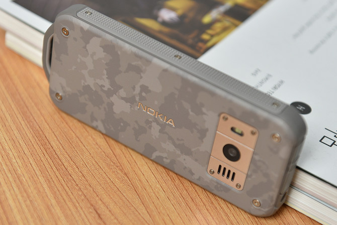 耐用更实用的户外新选择 三防手机 nokia 800评测 第7张