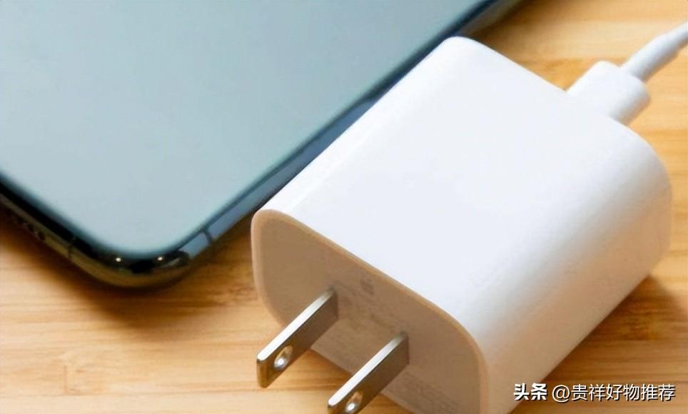 苹果充电线充不进去电该怎么办（苹果数据线不能充电的解决办法） 第1张