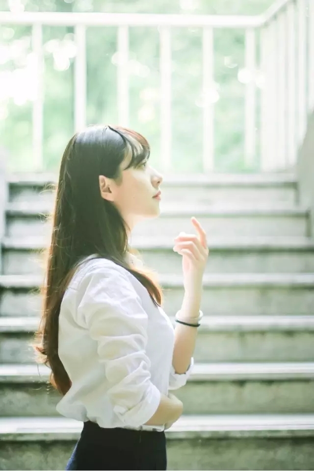 记住这两个拍摄点 就能拍出绝美的侧颜女神 第3张