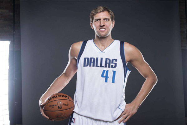 NBA十大外籍球员 卢卡·东契奇和姚明上榜 第9张