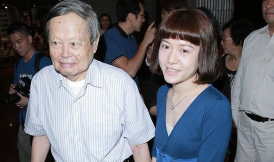 96岁高龄的杨振宁喜得一女？杨振宁与翁帆现身证实 第7张