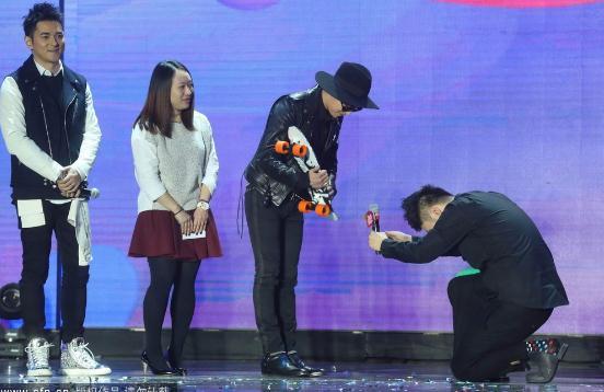从知名主持人到“滚出娱乐圈”，杜海涛这些年都做了哪些错事？ 第21张