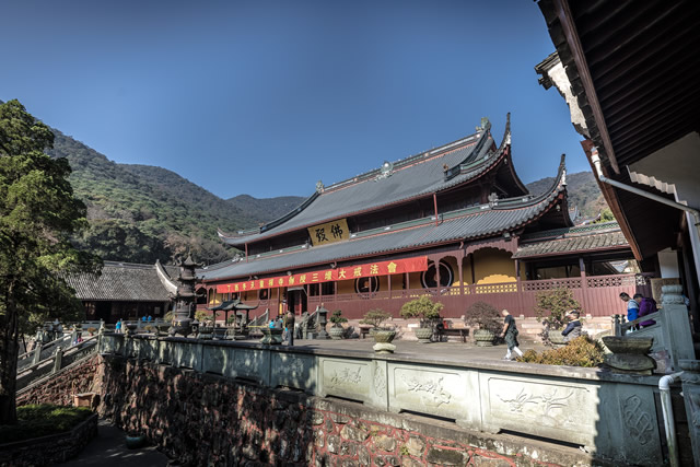 浙江十大著名寺庙 浙江香火最旺的十大寺院 浙江寺庙名录 第3张