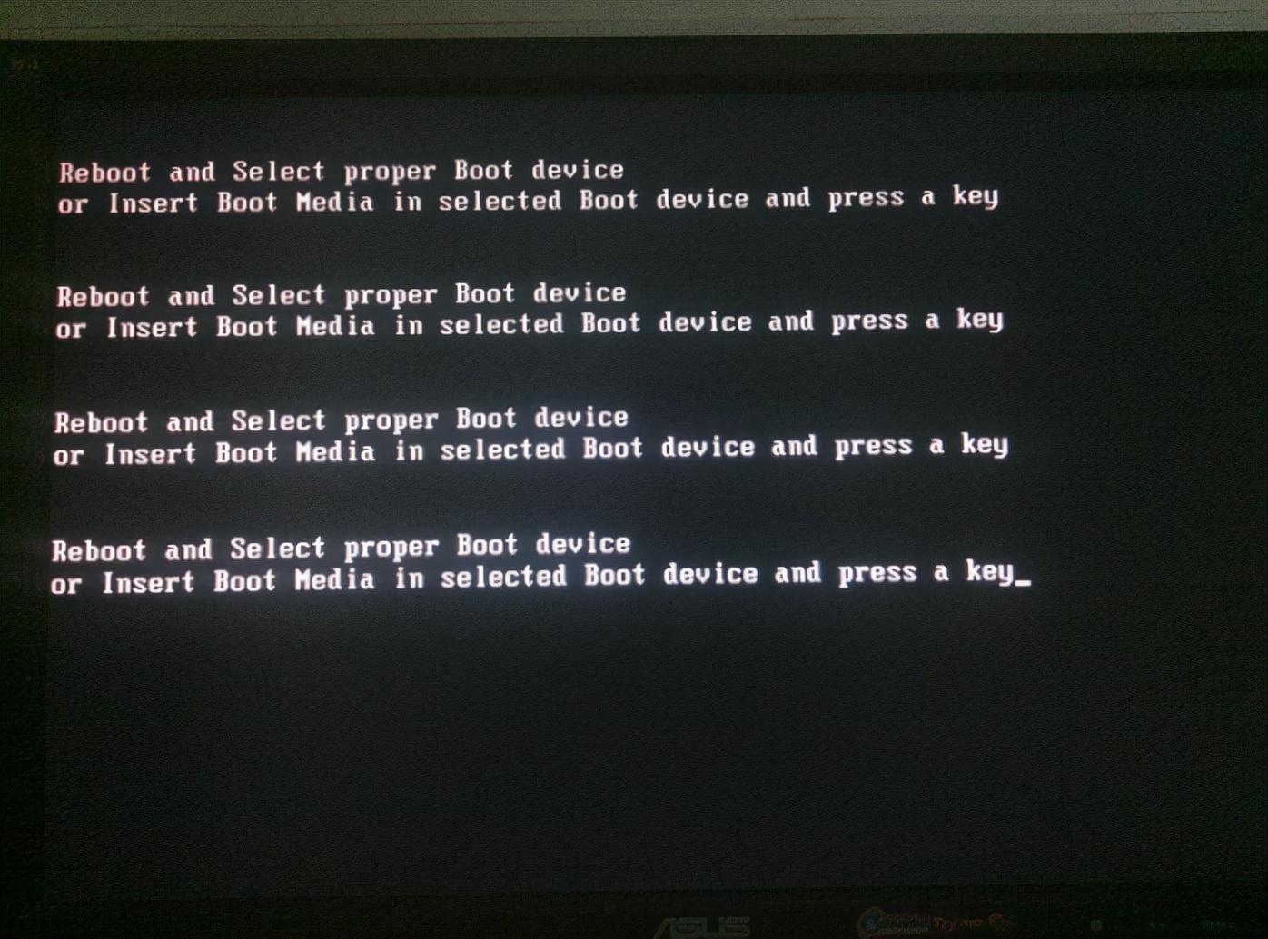 win10电脑一开机出rebootand显卡不转（电脑开机的时候显示英文的解决方法） 第1张