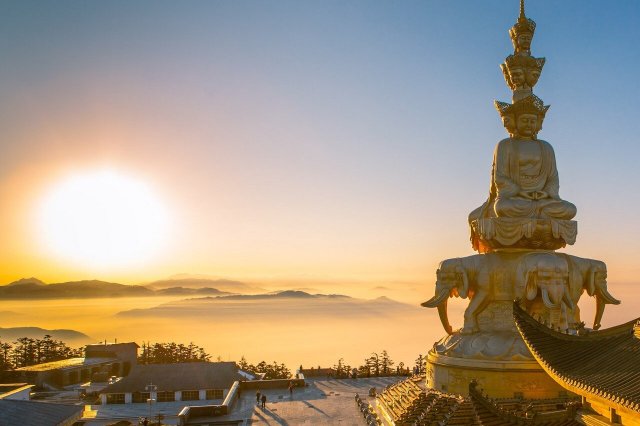 乐山夏季旅游景点排行榜前十名 乐山十大夏季避暑旅游景点 乐山夏天适合避暑玩水的地方 第1张
