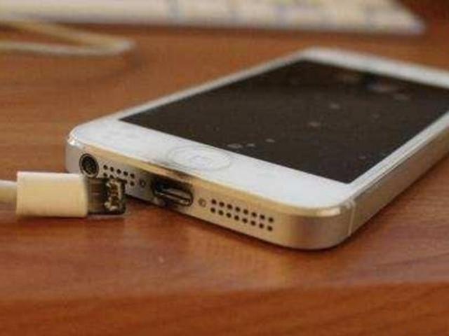 20w快充敢充一夜吗（手机正确充电的方法）"