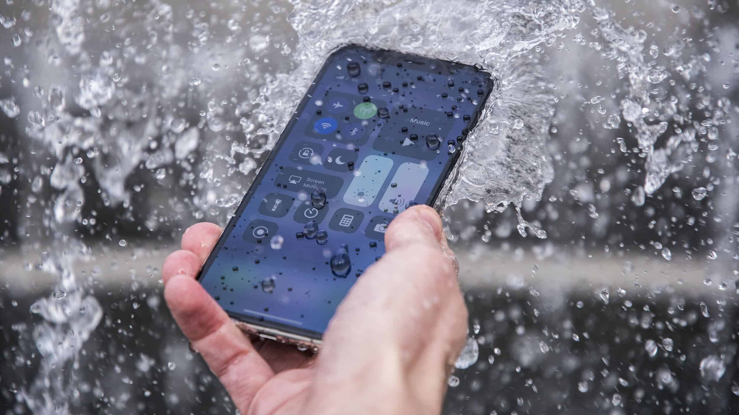 iphone12防水吗（iPhone12终极防水测试） 第1张