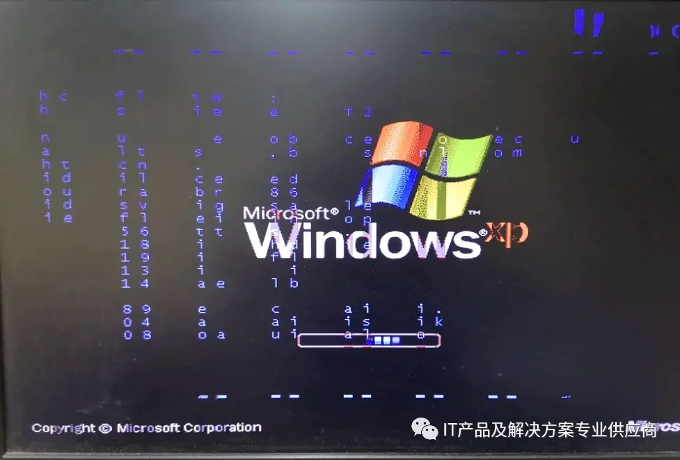 电脑屏幕有一条竖线怎么消（电脑显示器出现蓝屏竖纹解决方法） 第1张