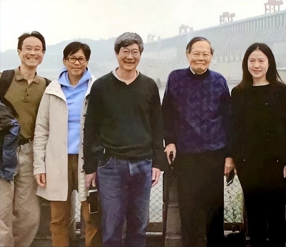 翁帆个人资料简历（安安稳稳地照顾了杨振宁十八年） 第3张