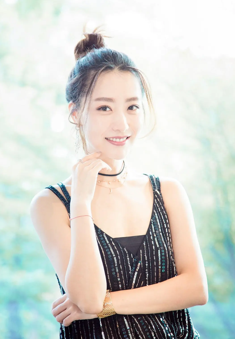 白冰个人资料简介（闪婚小三岁男模，离婚后独自带娃） 第27张
