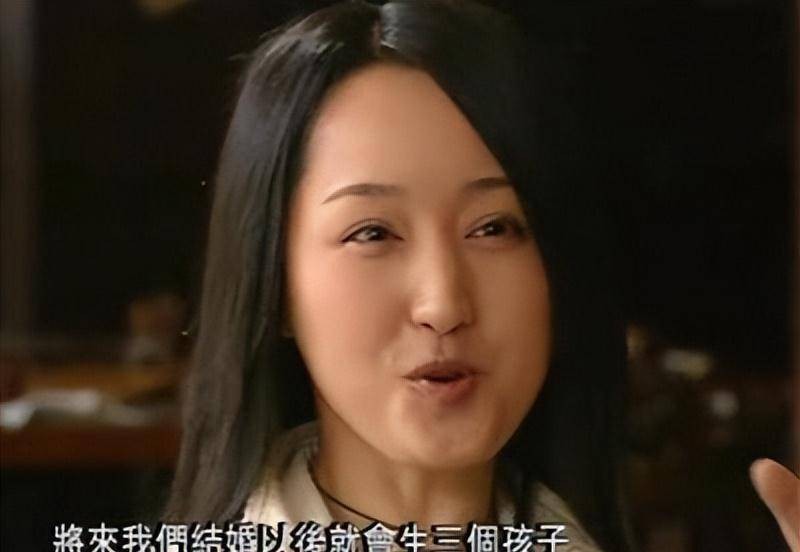 赖文峰出狱后娶妻生子，杨钰莹却至今未婚，她在追求什么？ 第41张