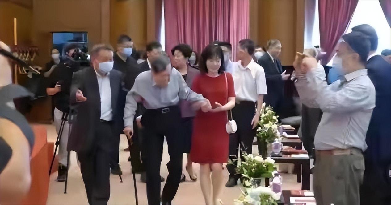 翁帆个人资料简历（安安稳稳地照顾了杨振宁十八年） 第37张