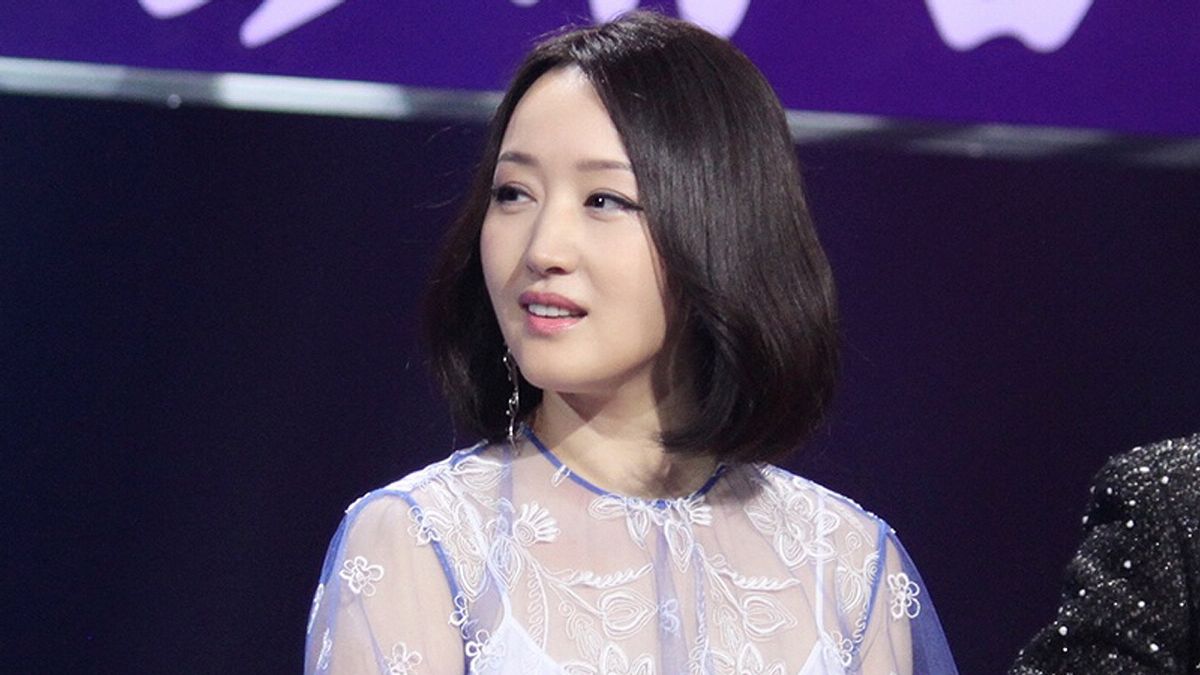 赖文峰出狱后娶妻生子，杨钰莹却至今未婚，她在追求什么？ 第71张