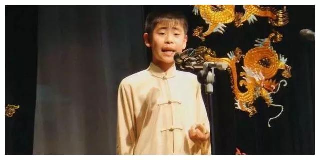 从“红得发紫”到“突然消失”，“二爷”张云雷人生的三起三落 第1张