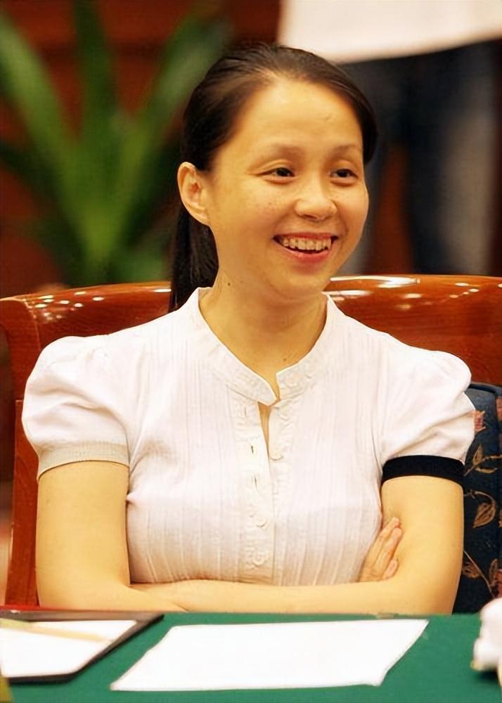 龙丹妮个人资料简介（与何炅是同学，预言肖战不会红） 第19张