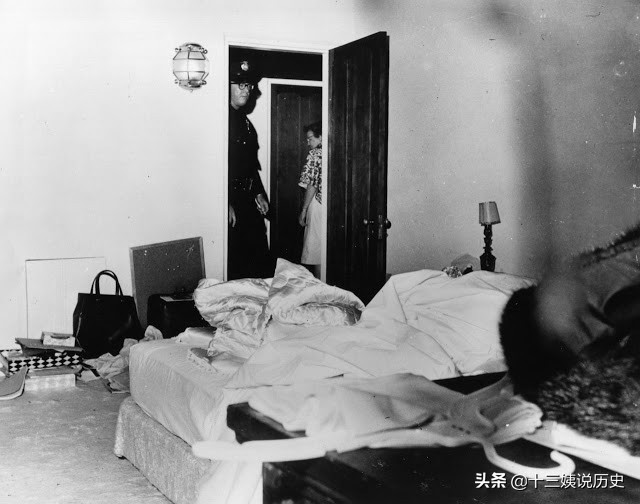 玛丽莲·梦露死亡现场：门窗全部反锁，遗体姿势怪异，图9是遗容 第9张