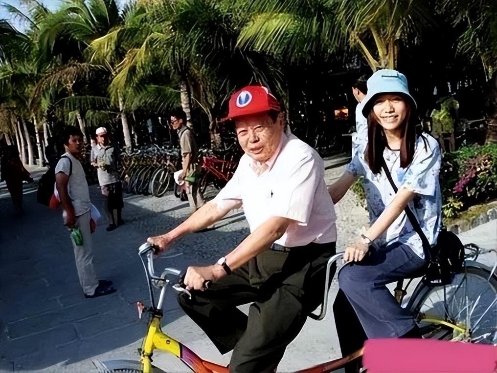 翁帆个人资料简历（安安稳稳地照顾了杨振宁十八年） 第17张